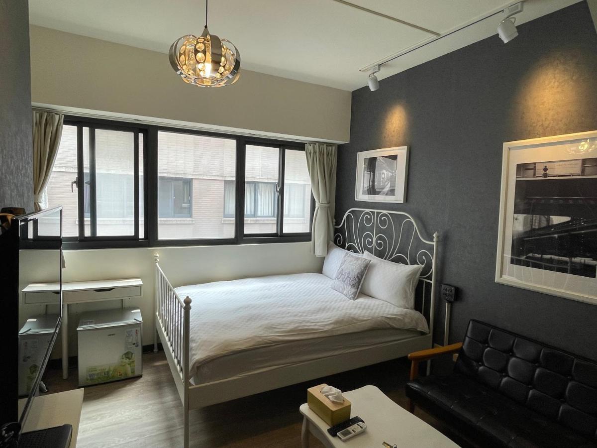 台中一中街格雷熊 Apartment Bagian luar foto