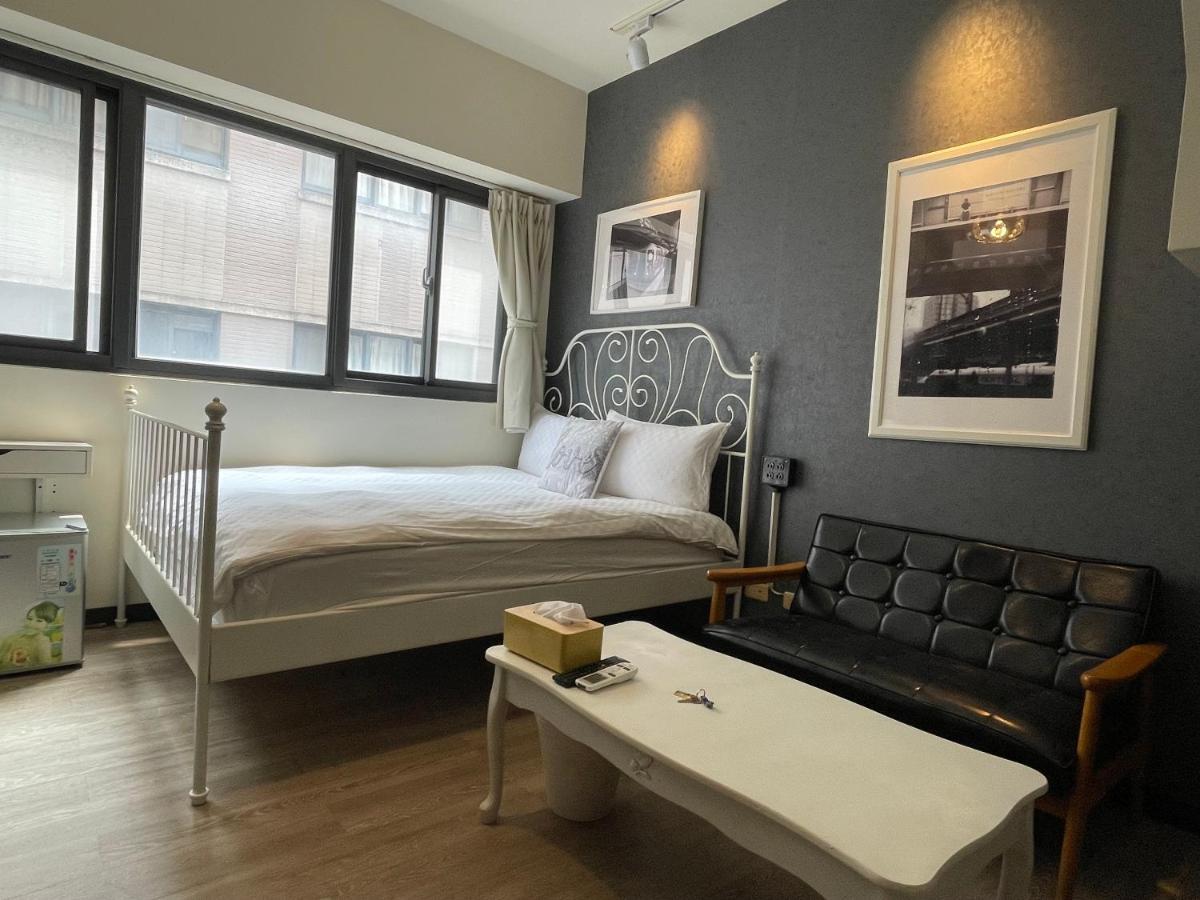 台中一中街格雷熊 Apartment Bagian luar foto
