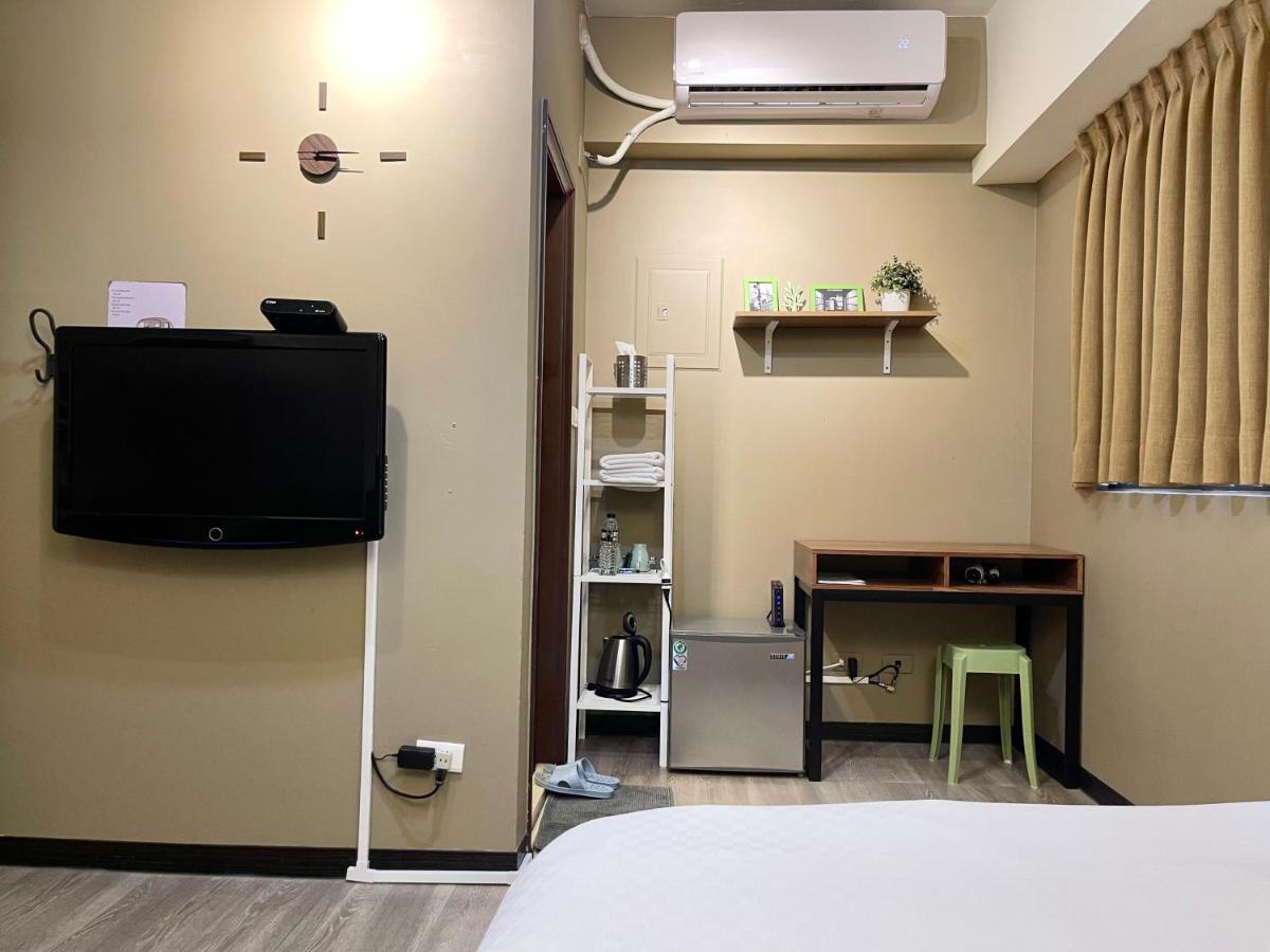 台中一中街格雷熊 Apartment Bagian luar foto