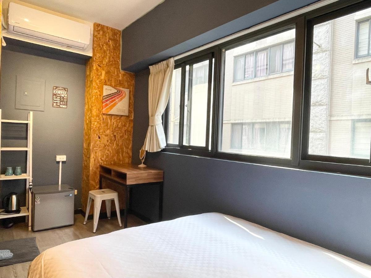台中一中街格雷熊 Apartment Bagian luar foto