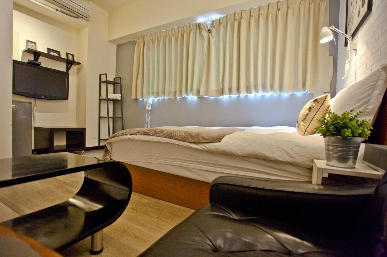 台中一中街格雷熊 Apartment Bagian luar foto